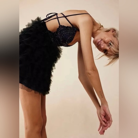 FREE PEOPLE Flutter Mini Tiered Tulle Sequin Beaded Mini Dress size S NWOT - Picture 3 of 10